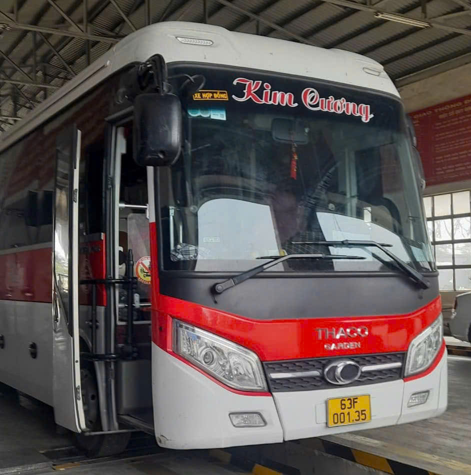 Nhà xe Kim Cương
